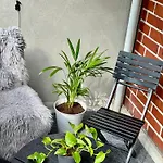 Cozy With Private Balcony In Prime Location Helsínquia