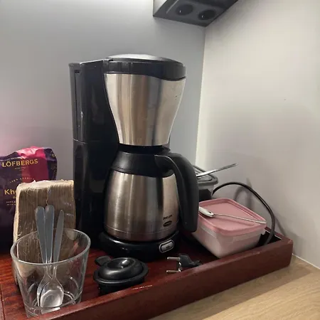 Cozy Private Room With Balcony, 10Mins To Helsinki Center, Free Parking ホームステイ ヘルシンキ