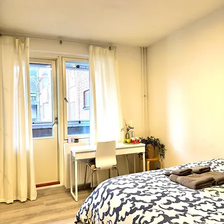Apartment Cozy With Private Balcony In Prime Location Helsinki