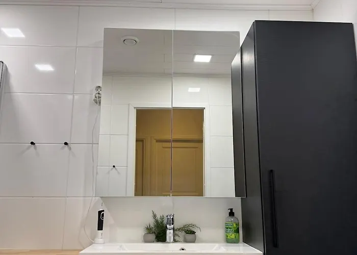 Cozy With Private Balcony In Prime Location