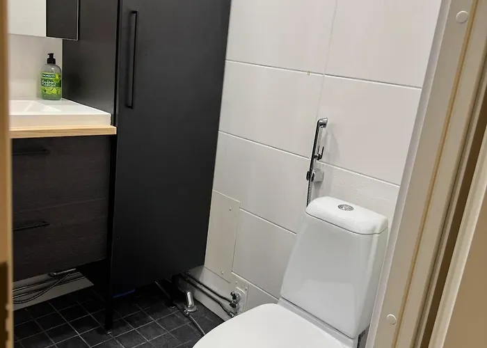 아파트 Cozy With Private Balcony In Prime Location *