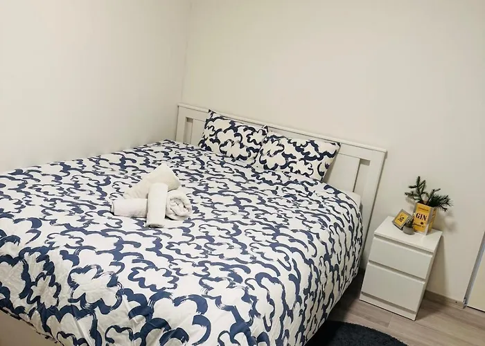 아파트 Cozy With Private Balcony In Prime Location 헬싱키