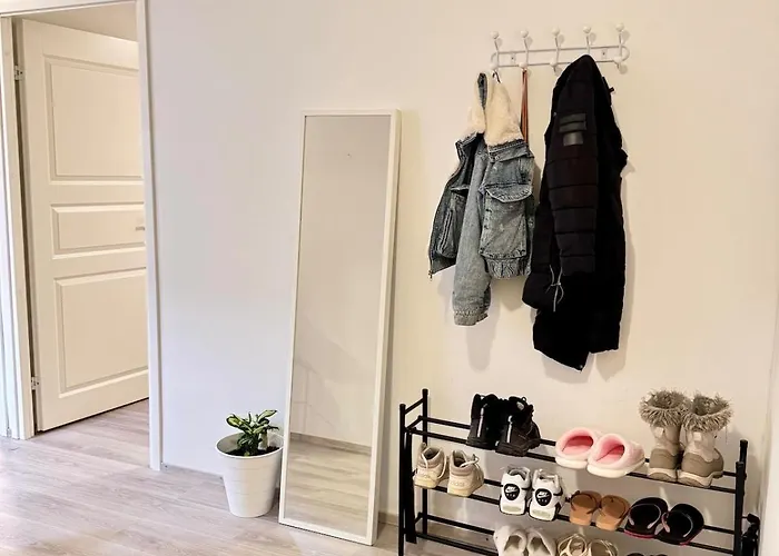 Cozy With Private Balcony In Prime Location 아파트 헬싱키