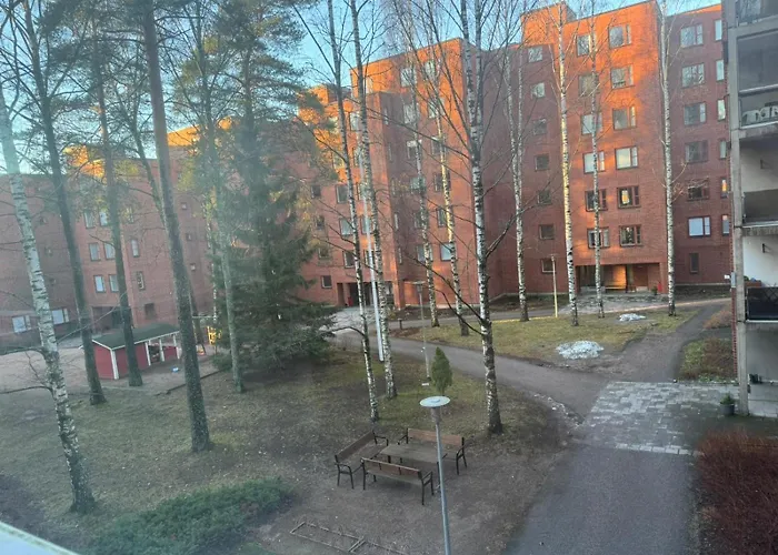 아파트 Cozy With Private Balcony In Prime Location