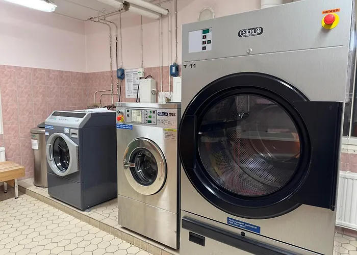 아파트 Cozy With Private Balcony In Prime Location 헬싱키