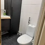 Huoneisto Cozy With Private Balcony In Prime Location *