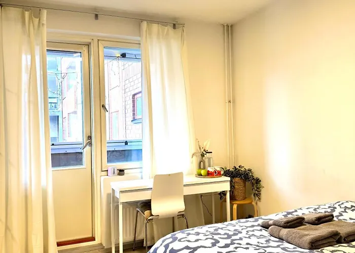 Apartment Cozy With Private Balcony In Prime Location Helsinki